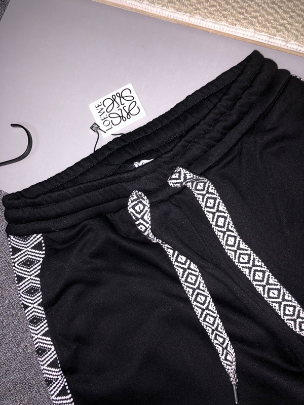 ブランドハーフパンツ背面デザイン